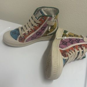 Kid Gucci shoes. Size 29 gently worn